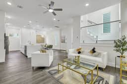 Luxe 3 BR w/ Garage + Patio, 5 min NRG & Med Ctr