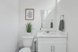 Houston Townhome • King Suite • Private Garage - Image 3