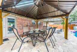 Near NRG • Private Pool • Hot Tub • Cinema • 5BR - Image 2