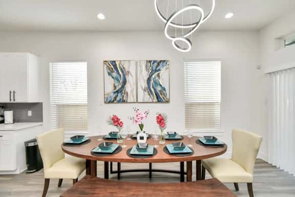 Empress Stylish Retreat - Image 1