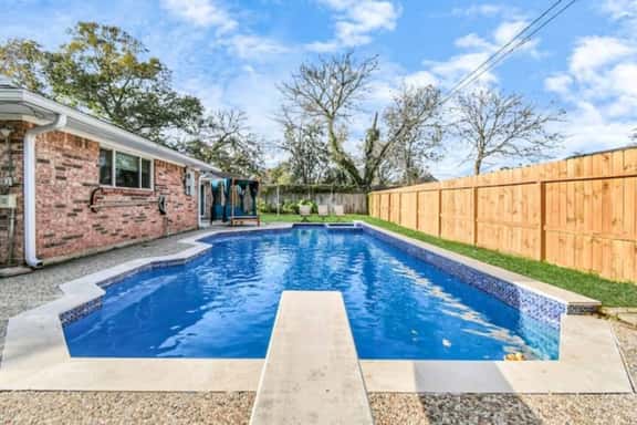 Pool Getaway • Near NASA • Sleeps 13 • King Bed - Image 1