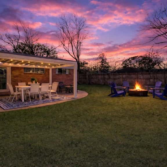 Sleeps 16+ | Game Room + 75” TV | Fire Pit + BBQ - Image 1