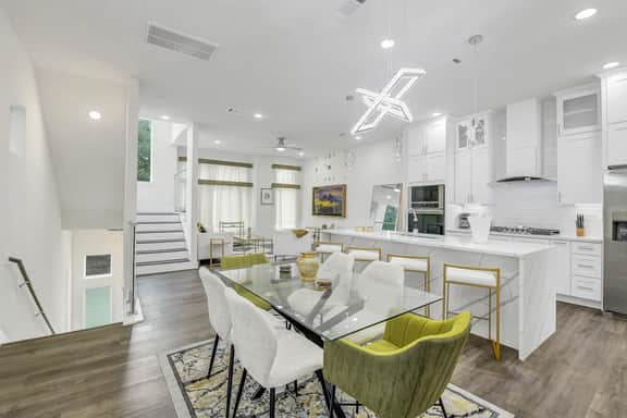 Luxury 3BR w/ Patio + Garage, Near NRG, Med Center