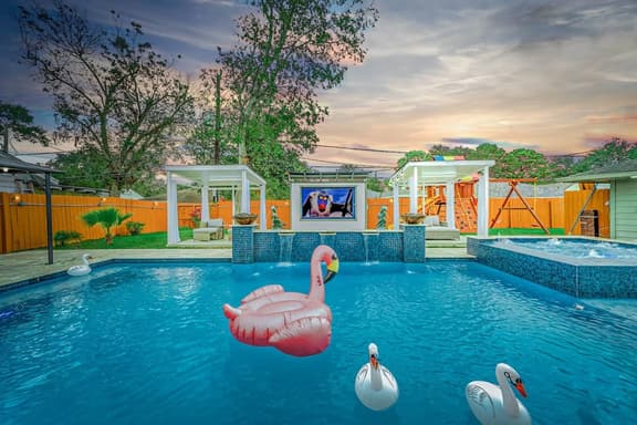 Empress Outdoor Luxury Villa - Image 1