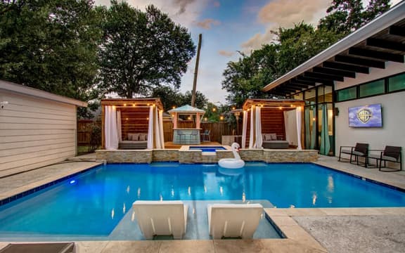 Empress Cabana Spa Bliss - Image 1