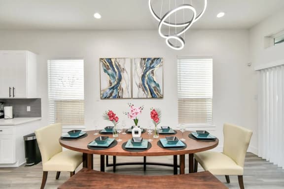 Empress Stylish Retreat - Image 1